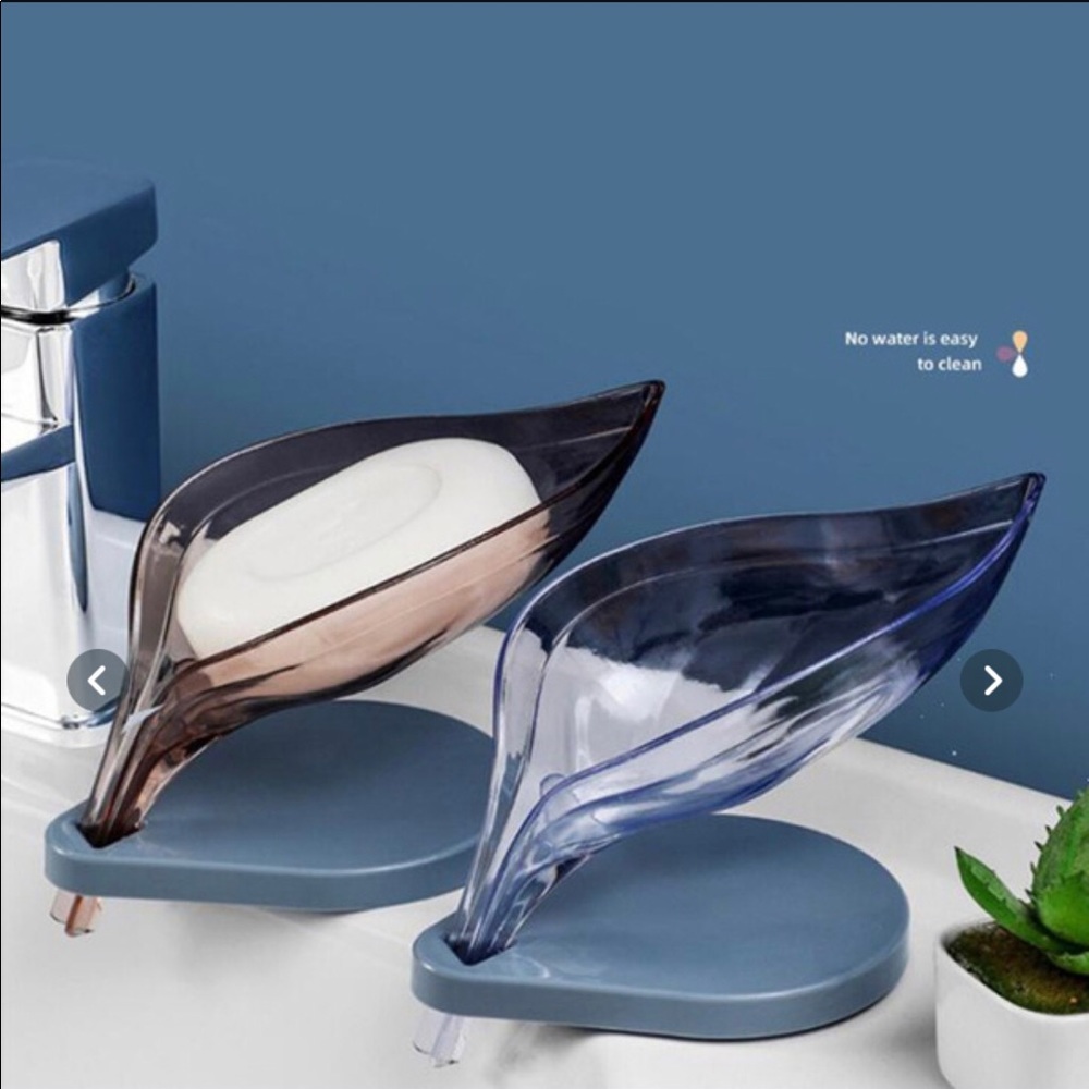 2 soap dish holders